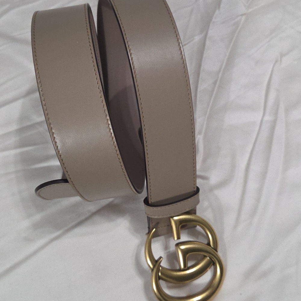 Gucci Taupe Pink Leather Belt with Gold Double G Buckle - Picture 4 of 16